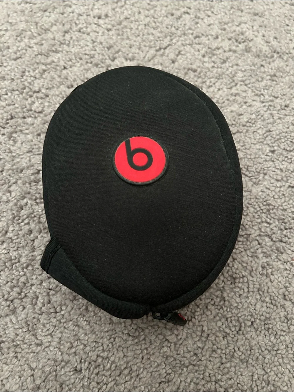 Beats by Dre Magenta/White On-Ear Headphones with Black Zip Case